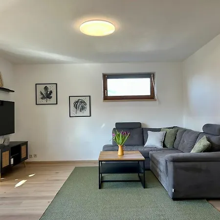 Bergblick Mit Terrasse & Nordkettenblick إنسبروك